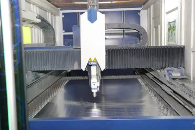 CNC 数控加工设备切割作业