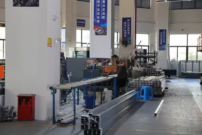 生产车间作业区域与加工设备